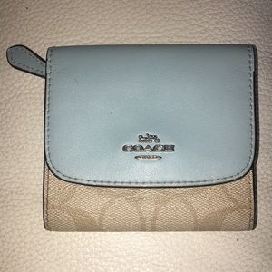 Preloved coach wallet baby blue and tan